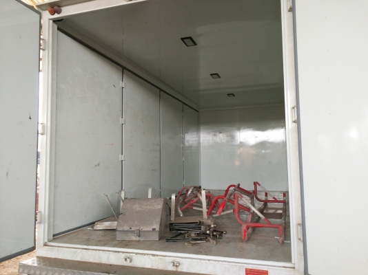 ขายตู้ต่อใหม่ ประตู 6 บาน หลัง 2 บาน ซ้าย 4 บาน อายุแค่ 3 เดือน ยาว 5.7 เมตร กว้างนอก 2.3 เมตร สูง 2.3 เมตร แชชซีกว้าง 84 ยกลงจาก NPR ขายตู้ต่อใหม่ ประตู 6 บาน หลัง 2 บาน ซ้าย 4 บาน อายุแค่ 3 เดือน ยาว 5.7 เมตร กว้างนอก 2.3 เมตร สูง 2.3 เมตร แชชซีกว้าง 84 ยกลงจาก NPR