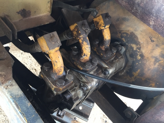 Komatsu PC10-5 สไลด์อารมได้ เครื่องดี ปั้มสามท่อน โซ่ดี เอวแน่น