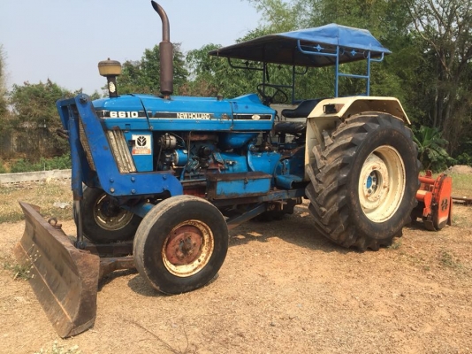 รถไถฟอร์ด 6600 เสื้อลาย