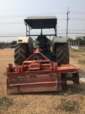 รถไถฟอร์ด 6600 เสื้อลาย