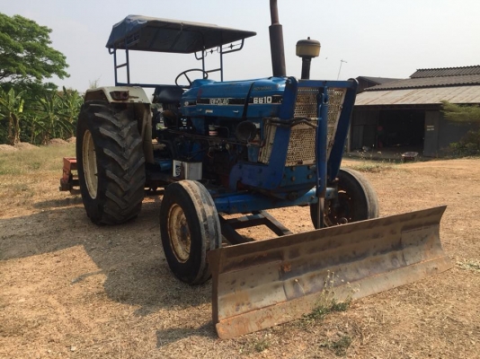 รถไถฟอร์ด 6600 เสื้อลาย