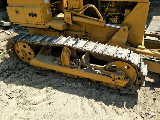 ขายรถแทรคเตอร์ KOMATSU D20P-5 สไลด์ใบมีดได้ 8 ทิศทาง ราคา 220000