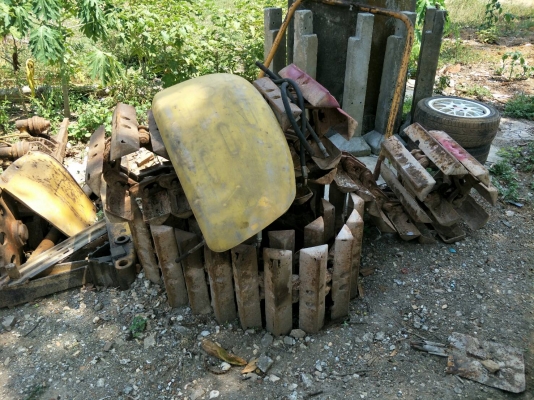 ขายรถแทรคเตอร์ KOMATSU D20P-5 สไลด์ใบมีดได้ 8 ทิศทาง ราคา 220000