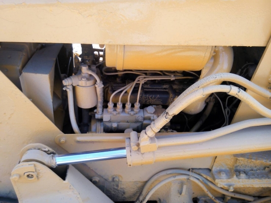 ขายรถแทรคเตอร์ KOMATSU D20P-5 สไลด์ใบมีดได้ 8 ทิศทาง ราคา 220000