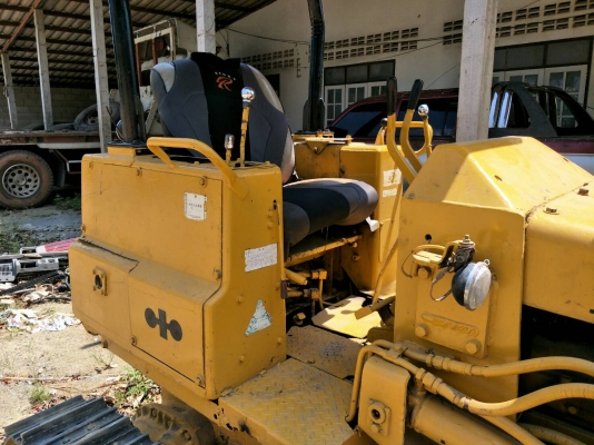 ขายรถแทรคเตอร์ KOMATSU D20P-5 สไลด์ใบมีดได้ 8 ทิศทาง ราคา 220000