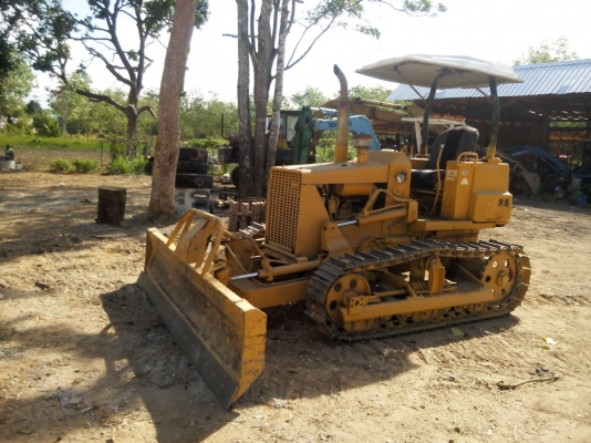 ขายรถแทรคเตอร์ KOMATSU D20P-5 สไลด์ใบมีดได้ 8 ทิศทาง ราคา 220000