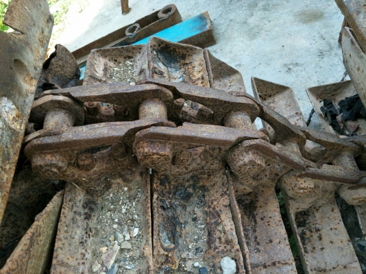 ขายรถแทรคเตอร์ KOMATSU D20P-5 สไลด์ใบมีดได้ 8 ทิศทาง ราคา 220000