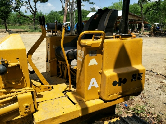 ขายรถแทรคเตอร์ KOMATSU D20P-5 สไลด์ใบมีดได้ 8 ทิศทาง ราคา 220000