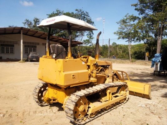 ขายรถแทรคเตอร์ KOMATSU D20P-5 สไลด์ใบมีดได้ 8 ทิศทาง ราคา 220000