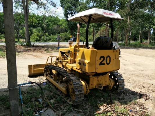 ขายรถแทรคเตอร์ KOMATSU D20P-5 สไลด์ใบมีดได้ 8 ทิศทาง ราคา 220000