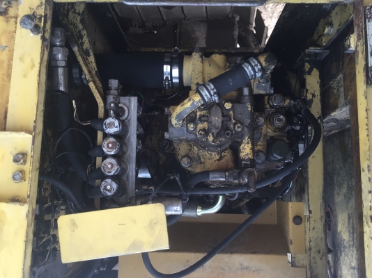 ขายคับรถแบคโฮkomatsuPC120-6ไฟฟ้าครบอามพิเศษพร้อมใช้ ขายคับรถแบคโฮkomatsuPC120-6ไฟฟ้าครบอามพิเศษพร้อมใช้