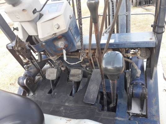 ขายรถยก KOMATSU FG 20-11 เครื่องเบนซิน H20  เสาสูง 3 เมตร ยกได้ 2 ตัน เกียร์ธรรมดา งาสไลด์ได้ รถนอกนำเข้า ติดต่อ 098-7962549