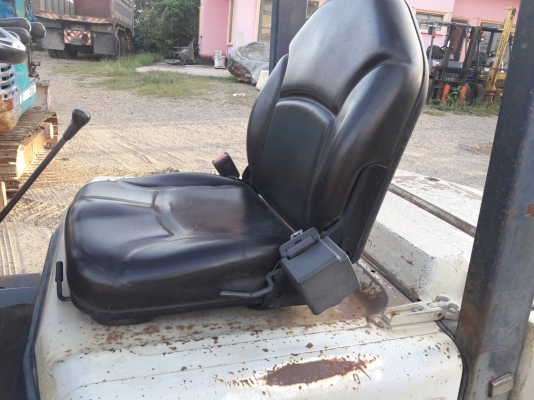 ขายรถยก KOMATSU FG 20-11 เครื่องเบนซิน H20  เสาสูง 3 เมตร ยกได้ 2 ตัน เกียร์ธรรมดา งาสไลด์ได้ รถนอกนำเข้า ติดต่อ 098-7962549