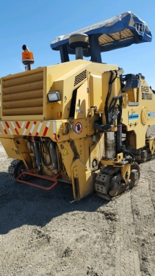 รถกัดถนน ขนาด1เมตร รถกัดถนน ขนาด1เมตร