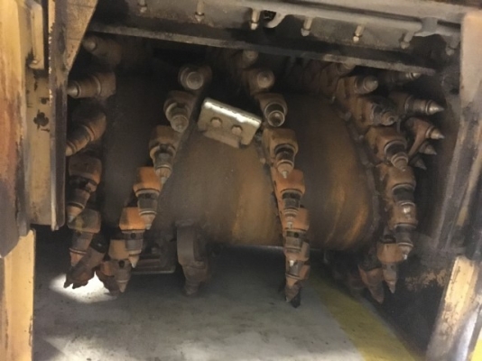 รถกัดถนน ขนาด1เมตร รถกัดถนน ขนาด1เมตร