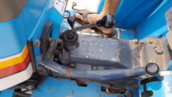 ขายรถไถ1400000.....4x4(1แสนเอาไปเลยถูกๆ)