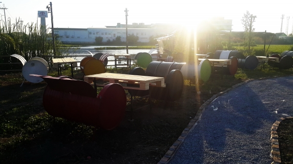 ขายแพร้านอาหาร และให้เช่าทะเลสาบและสถานที่ขนาดใหญ่ บนถนนเกษตร นวมินทร์ ราคาถูก