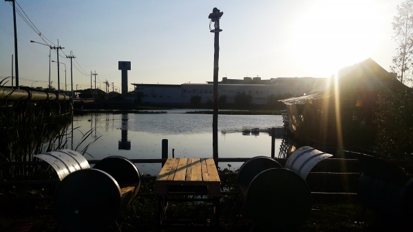 ขายแพร้านอาหาร และให้เช่าทะเลสาบและสถานที่ขนาดใหญ่ บนถนนเกษตร นวมินทร์ ราคาถูก