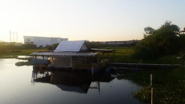 ขายแพร้านอาหาร และให้เช่าทะเลสาบและสถานที่ขนาดใหญ่ บนถนนเกษตร นวมินทร์ ราคาถูก