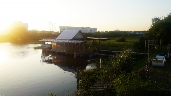 ขายแพร้านอาหาร และให้เช่าทะเลสาบและสถานที่ขนาดใหญ่ บนถนนเกษตร นวมินทร์ ราคาถูก