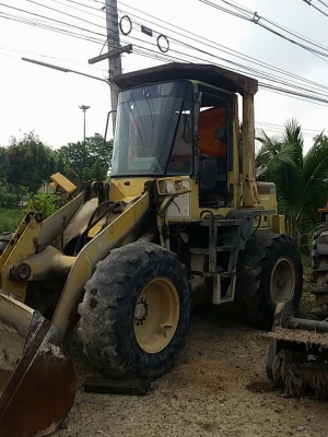 ขายด่วน รถตักKOMATSU WA100-1 WA120-3 ขายด่วน รถตักKOMATSU WA100-1 WA120-3