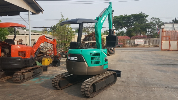 ขาย รถขุด KOBELCO รุ่น SK30SR มือสองญี่ปุ่น แทรกยางสวย สลัก บูท เอวแน่น 100\% สวยพร้อมใช้งาน มือถือ 0818753444