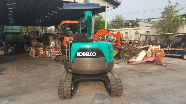 ขาย รถขุด KOBELCO รุ่น SK30SR มือสองญี่ปุ่น แทรกยางสวย สลัก บูท เอวแน่น 100\% สวยพร้อมใช้งาน มือถือ 0818753444