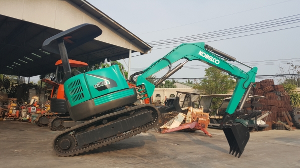 ขาย รถขุด KOBELCO รุ่น SK30SR มือสองญี่ปุ่น แทรกยางสวย สลัก บูท เอวแน่น 100\% สวยพร้อมใช้งาน มือถือ 0818753444