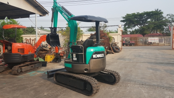 ขาย รถขุด KOBELCO รุ่น SK30SR มือสองญี่ปุ่น แทรกยางสวย สลัก บูท เอวแน่น 100\% สวยพร้อมใช้งาน มือถือ 0818753444
