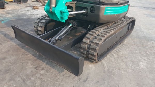 ขาย รถขุด KOBELCO รุ่น SK30SR มือสองญี่ปุ่น แทรกยางสวย สลัก บูท เอวแน่น 100\% สวยพร้อมใช้งาน มือถือ 0818753444