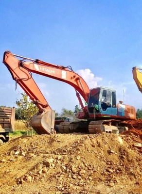 ขายด่วน!! Hitachi EX200-2 บอดี้งาม ช่วงล่างสวยค่ะ
