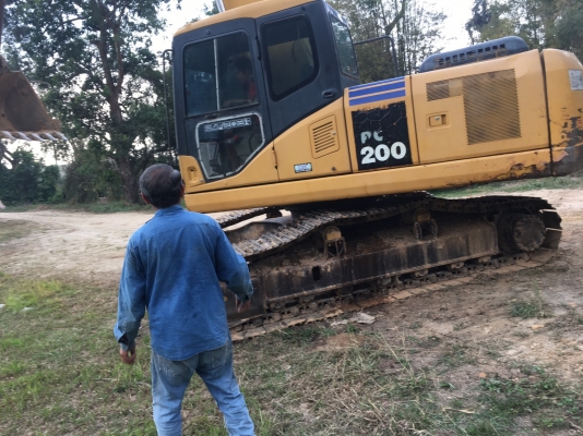 รถขุด KOMATSU PC200-7