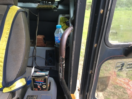 รถขุด KOMATSU PC200-7