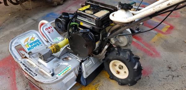 รถตัดหญ้า รถตัดหญ้า