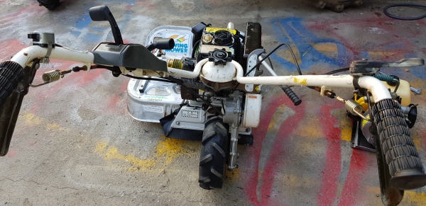 รถตัดหญ้า รถตัดหญ้า