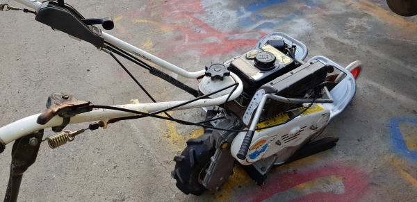 รถตัดหญ้า รถตัดหญ้า