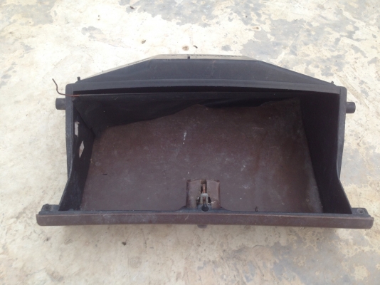 ช่องเก็บของ  toyota hero  500บาท