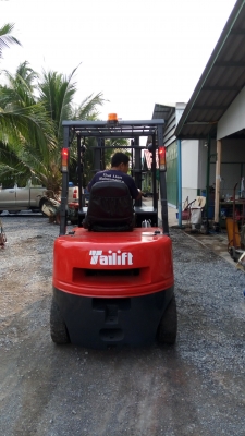 รถฟอล์คลิฟต์ ไทลิฟ พร้อมใช้ ขนาาด2.5ตัน เบนซิล เสา3เมตร