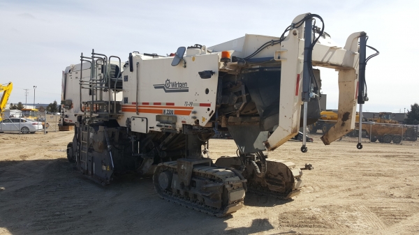 รถกัดถนน Wirtgen W2200