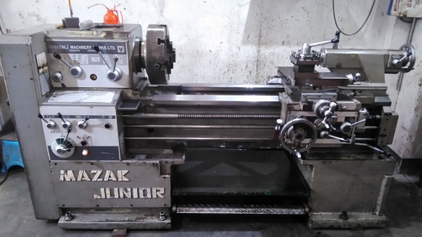 **ขายถูกๆ เครื่องกลึงมือสอง(เก่านอก-แห้งๆญี่ปุ่น)** YAMAZAKI(MAZAK-JUNIOR) 6ฟุต กลึงเกลียวนิ้วมิล ยันศูนย์ท้าย2สเตป เบรค 4จับ14นิ้ว แน่นๆนิ่งๆเงียบๆพร้อมใช้งานครับ **ขายถูกๆ เครื่องกลึงมือสอง(เก่านอก-แห้งๆญี่ปุ่น)** YAMAZAKI(MAZAK-JUNIOR) 6ฟุต กลึงเกลียวนิ้วมิล ยันศูนย์ท้าย2สเตป เบรค 4จับ14นิ้ว แน่นๆนิ่งๆเงียบๆพร้อมใช้งานครับ