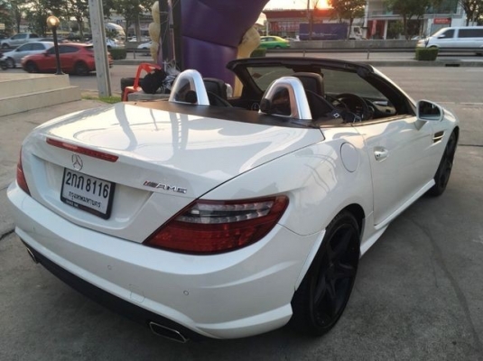 2012 BENZ SLK CLASS SLK200 หลังคาเมจิกสกายเปลี่ยนสีได้ เบาะหนังสีดำ เปิดประทุนด้วยรีโมท วิ่งน้อย ตัวท็อป รถเดิมๆ ยางใหม่รถสวยมาก ใช้งานน้อย ไม่เคยชนหนักหรือจมน้ำ สนใจทดลองขับได้ครับ สนใจดูรถ ทดลองขับหรือสอบถามรายละเอียดเพิ่มเติม และ รับปรึกษาออกรถ มือหนึ่