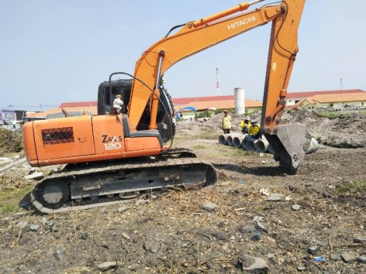 ZX120รถขุดขนาด120ทำงานปกติราคาน่าสน มีมาให้ช็อปอีกแล้วครับท่าน@1,350,000บาท สนใจโทรเลย ☎ 081-989-1989 + ID LINE