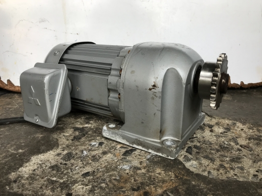 ขายมอเตอร์เกียร์ Mitsubishi 1HP. 380V อัตราทด 1:50 made in Japan สภาพสวย หมุนนิ่ม พร้อมใช้งาน