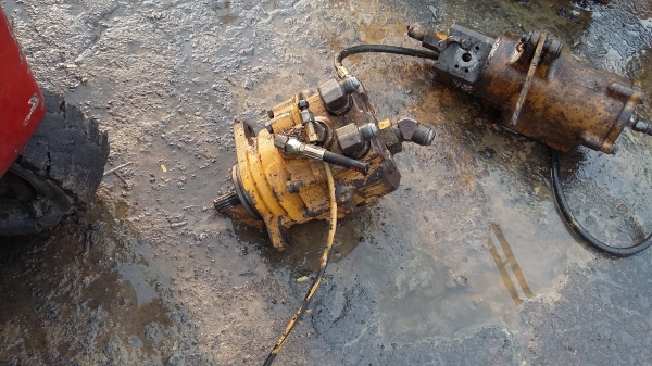 ขายอะใหล่ โคมัสสุ PC120-3 คับ