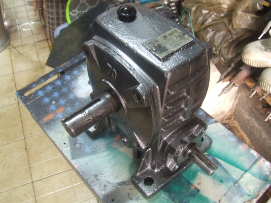 ขายหัวเกียร์เบอร์70  ทด   1  ต่อ  40   ราคา 1500 บาท   หรือแรก