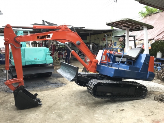 Kubota kh70สภาพดีเก่าญี่ปุ่น มีใบอินวอยไม่เคยใช้ในไทย  เครื่อง
