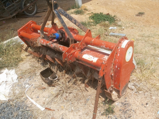 ขายโรตารี วิเชียร1.60ติดมากับ36แรง ต้องซ่อมเฟือง