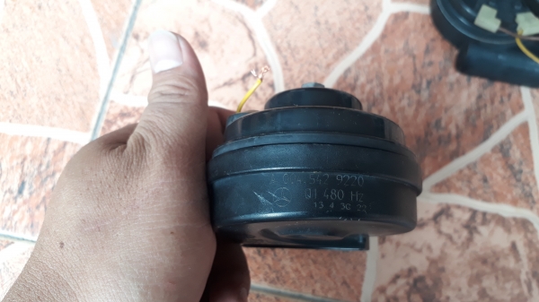 แตร BENZ W211 E320 แท้ ยี้ห้อ FIAMM