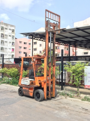 ขายรถยกโฟร์คลิฟท์ TOYOTA เบนซิลแก๊ส