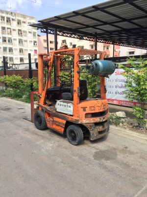 ขายรถยกโฟร์คลิฟท์ TOYOTA เบนซิลแก๊ส